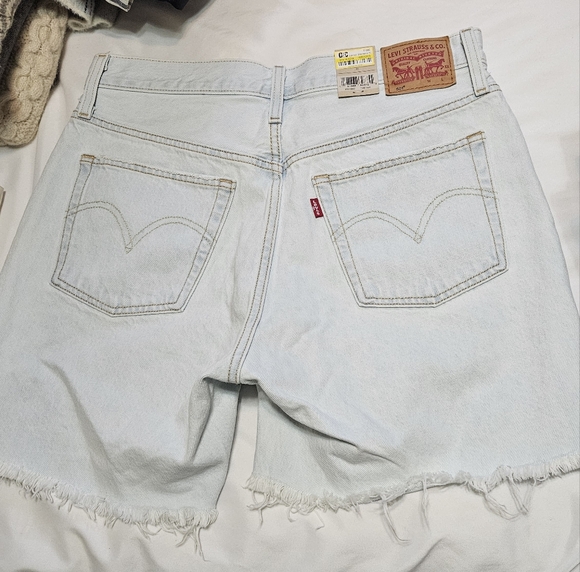 Levi's 501 Original Jean Shorts - Picture 2 of 12
